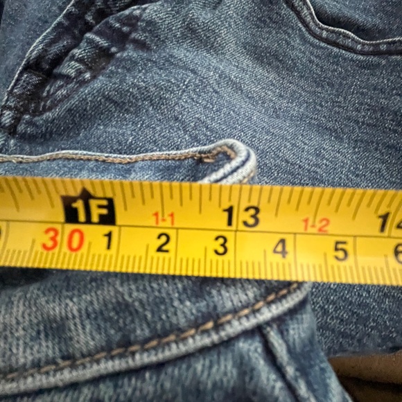 Distressed Jeans - Picture 3 of 7